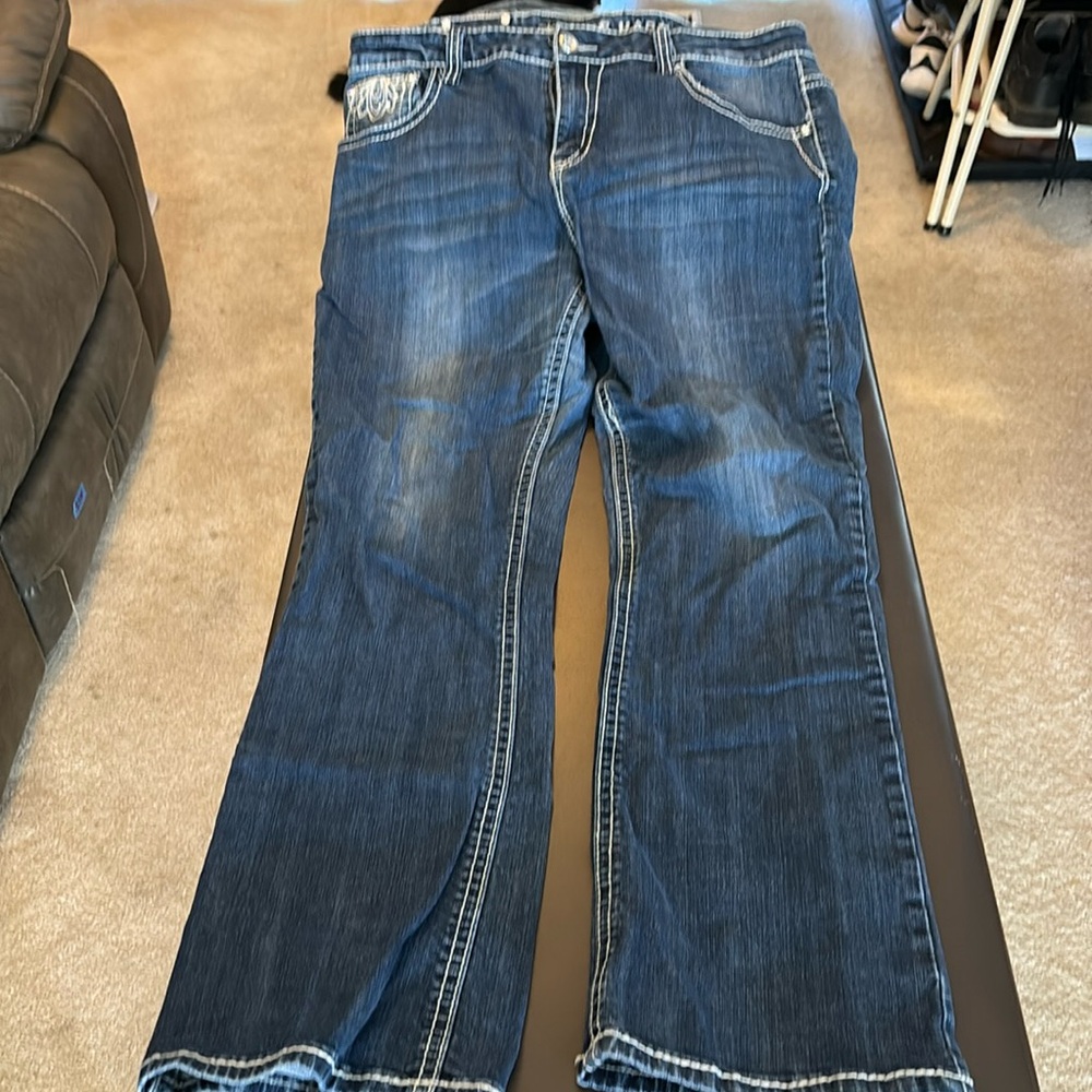 Live Hard Play Hard Women’s Jeans size 18
